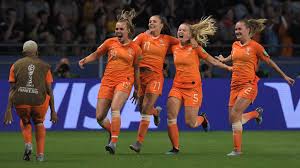 Michael bell provides his player ratings for the oranje stars. Oranje Leeuwinnen Na Winst Soms Moet Je Geluk Hebben Rtl Nieuws