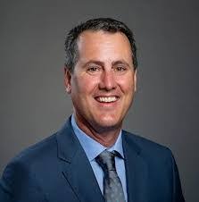 Hank Kelley's Instagram, Twitter & Facebook