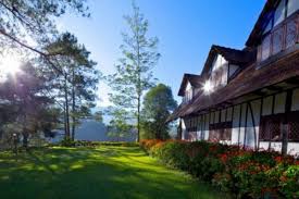 All are nestled at elevations ranging from 800 metres (2,600 ft) to 1,603 metres (5,259 ft) above sea level. The Lakehouse Cameron Highlands Hotel Bertam Valley Overview