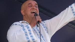 Benone sinulescu mandro batute ar focu. Marea CantÄƒreaÈ›Äƒ Maria Ciobanu A Publicatm De Curand Un Mesaj EmoÈ›ionant Despre Colegul Ei De ScenÄƒ CantÄƒreÈ›ul Benone Sinulescu Stirescu Ro