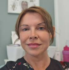 Looking for recommendations for a chiropractor (or someone similar) who  works with newborn babies, don't mind travelling a wee bit too. Thanks in  advance 🙏