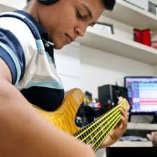 Stream Lucas Arruda Costa music