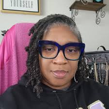 How to clean the Genesis GV80 grill efficiently?