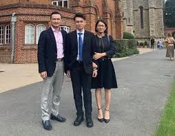 Anh gửi lời cảm ơn khán giả đã đồng hành, ủng hộ mình trong vai trò diễn viên suốt 25 năm qua. Con Trai Diá»…n Vien Chi Báº£o Káº¿t Thuc 14 Ngay Cach Ly Vi Covid 19