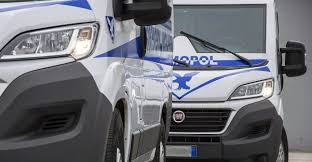 Attorno alle ore 08.15 un mezzo dell'istituto di vigilanza cosmopol è finito nel mirino dei banditi sulla sp 655. Ci Sono Veicoli Sospetti Venite Vigilantes Allertano Carabinieri Temevano Assalto Lungo La Foggia Candela L Immediato