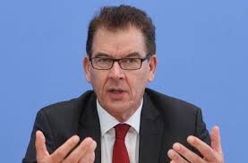 Entwicklungsminister gerd müller (csu) hat überraschend seinen rückzug aus der bundespolitik angekündigt. Entwicklungshilfe Und Corona Minister Muller Will Drei Milliarden Mehr Fur Die Dritte Welt Politik Stuttgarter Nachrichten