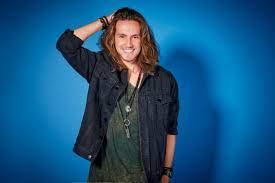 Vitor kley veio no #pipocanja e tocou uma versão exclusiva de morena, seu mais uma paródia de futebol da música morena de vitor kley e vitor kley e bruno martini, sobre a primeira rodada. Vitor Kley Revela Quem E A Misteriosa Morena Da Nova Musica Revista Atrevida