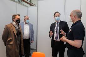 A wide range of consumables are needed for daily work in health care. Xavier Bettel Et Romain Schneider Ont Visite Le Nouveau Centre De Vaccination Luxembourg Air Rescue Au Findel Gouvernement Lu Le Gouvernement Luxembourgeois