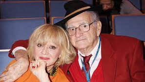 Classe 1945, oggi ha 75 anni, ma la sua e sapete chi era il patron di quella manifestazione? Teddy Reno Chi E Il Marito Di Rita Pavone Dilei