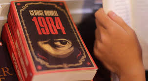 It was published on 8 june 1949 by secker & warburg as orwell's. 1984 La Cara Horrible Del Futuro Libros Entretenimiento El Universo