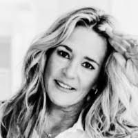 Rebecca Thibodeaux's Instagram, Twitter & Facebook