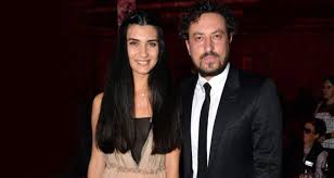 Bugün twitter'da dolaşan dedikodulardan bir tanesi de onur saylak'ın baba olacağıydı. Tuba Buyukustun Den Bosanan Onur Saylak Menajer Gozde Yilmaz Ile Ask Yasiyor Dailymotion Video