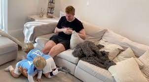 وقرر المدرب بيب جوارديولا استبدال كيفين دي بروين بزميله جابريل جيسوس. Kevin De Bruyne Gets Creative For Leg Day At Home In Adorable Instagram Post ØªØ±Ù†Ø¯ Ø§Ù„Ø±ÙŠØ§Ø¶ÙŠØ© Ù„ÙƒÙ„ Ø§Ù„Ø±ÙŠØ§Ø¶Ø©