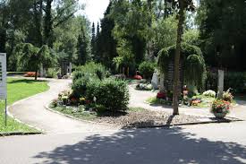 Kann ab 30 quadrat meter. Grabpflege Blumen Kaiser In Rheinfelden