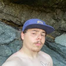 Martin Tabarez's Instagram, Twitter & Facebook