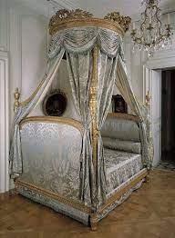 Canopy Beds Through History 35 Bedroom Designs Pouted Com Canopy Bedroom Design Bedroom Design Canopy Bedroom