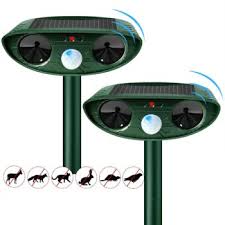 The item uses b ultrasonic wave and led flashing light to repel unwelcome animals like rats, skunks, dogs, cats, foxes, squirrels, birds, bats and more. Best Cat Repellent Reviews Uk 2021 Top 10 Comparison House Junkie