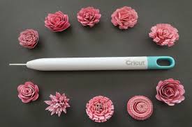 make rolled flowers using the cricut quilling tool cricut