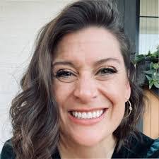 Amy Fetter's Instagram, Twitter & Facebook