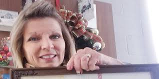 Christmas card selfies from friends of Gary Bouldin, The Card Man