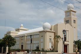Se le invoca para encontrar los objetos perdidos y su imagen suele estar en el fondo de además de su tarea de predicador, antonio es maestro de novicios en bolonia. Iglesia San Antonio De Padua Bonao Republica Dominicana House Styles Mansions Taj Mahal