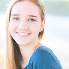 Anna Hendrix's Instagram, Twitter & Facebook