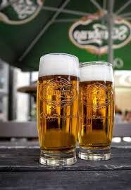 In den kneipen ist ein bier oft billiger als ein glas sprudel. Was Ist Typisch Tschechisch