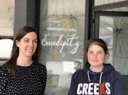 Notre crédo de grossiste et de fournisseur de thés est de nous approvisionner auprès des meilleures plantations et de vous distribuer à des prix raisonnables pour permettre à tous les publics intéressés d'accéder à tous les thés de grande qualité, dignes des plus grandes maisons de thé. A Betton Le Salon De The Serendipity Ouvre Grace Un Heureux Hasard Redon Maville Com