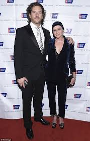 Kurt iswarienko and shannen maria doherty began dating in november 2008. Shannen Doherty S Husband Has Victory In Sex Life Lawsuit Daily Mail Online