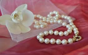 However, there are a few things you can do to whiten yellowed pearls and enhance. What To Do If I Notice My Pearls Are Peeling Pearlsonly