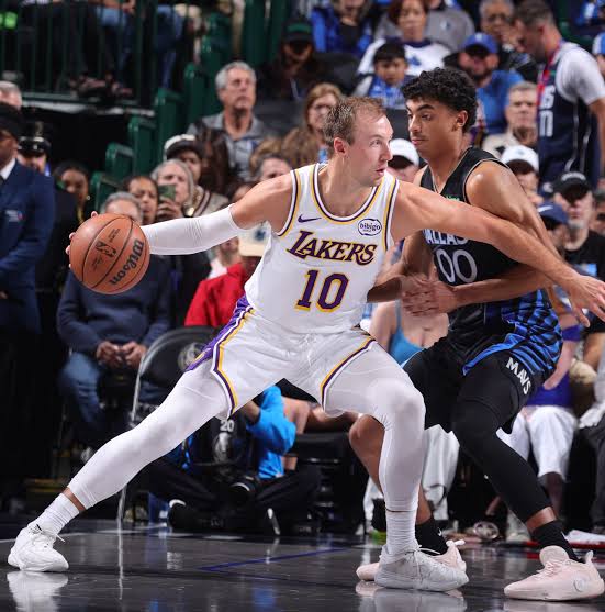 Luke Kennard signs two-year, $13 million deal with Suns | Silver Screen and  Roll