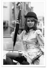 Ihre bekannteste rolle ist die der. Joanna Lumley Photograph Poster Juniqe