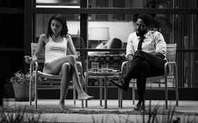 A filmmaker and his girlfriend return home from his movie premiere, smoldering tensions and painful revelations push them toward a romantic reckoning. Fzejdjolg Akcm