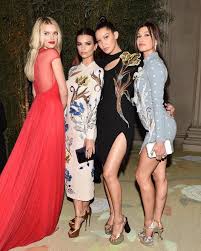 The actress wore a £120 mustard zara trouser suit, and. De Gauche A Droite Lily Donaldson Emily Ratajkowski Bella Hadid Et Hailey Baldwin Au Gala Du Metropolitan Museum Of Art Fashion Formal Dresses Long Dresses