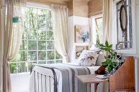 There are other options for clothes storage. 15 Best Small Bedroom Decor Ideas How To Decorate A Small Bedroom