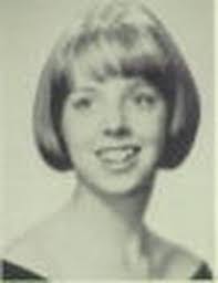 Lois Mclean's Instagram, Twitter & Facebook