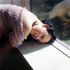 If a painting makes you stop and wonder if it's a photograph, then they are realistic paintings done by hyper realistic artists. Artist Leng Jun S Oil Paintings Are Considered The Most Realistic In The World