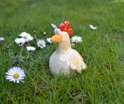 Keramik Gartendeko Huhn Lara Garten Deko Huhner Im Garten Vorgarten Ideen