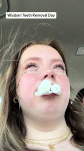 She had quite a lot to say after her wisdom teeth surgery. 😱😱#wisdomteeth  #anesthesia @E M M A