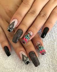 Las mándalas son diseños impresionantes y hermosos , recientemente se han empezado a utilizar mas en tatuajes y ahora en nuestras uñas. Pin De Deykell Castro Vega En Nails Unas Decoradas Unas Decoradas Mandalas Mandalas En Unas