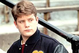 Who Plays Bob the Brain in Stranger Things?