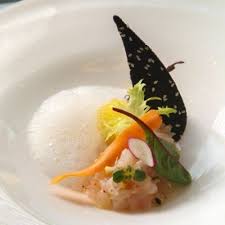 Tartare De Saint Pierre Au Pomelos Et Verveine Tuile Noire Au Sesame Recette Gastronomique Entree Gastronomique Recettes De Cuisine