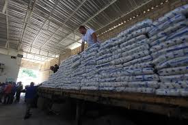 Golpe a las Mafias: Polimarqacaibo decomisó 28 toneladas de azúcar en Nueva  Vía