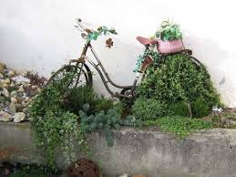 Altes Fahrrad Mit Efeu Altes Fahrrad Garten Deko Garten