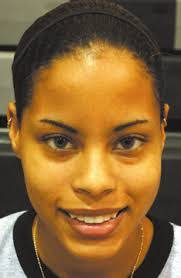 Lisa Petronella's Instagram, Twitter & Facebook