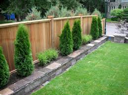 Simple Backyard Privacy Fence Ideas On A Budget 58 Small Backyard Landscaping Small Garden Fence Backyard Landscaping