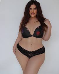 Brooke Barrows - Free pics, galleries & more at Babepedia