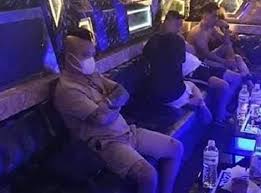 Ban đầu, tuyền thực hiện những video chửi bới từ năm 2014 và đăng tải trên facebook cá nhân. Ktut1mhow6merm