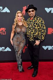 Special victims unit with news, photos, videos and more at tv guide. Coco Austin 42 And Mini Me Daughter Chanel Five Pose In Matching Swimsuits Aktuelle Boulevard Nachrichten Und Fotogalerien Zu Stars Sternchen