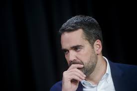 Rachado, PSDB fica em cima do muro no berço eleitoral de Eduardo Leite